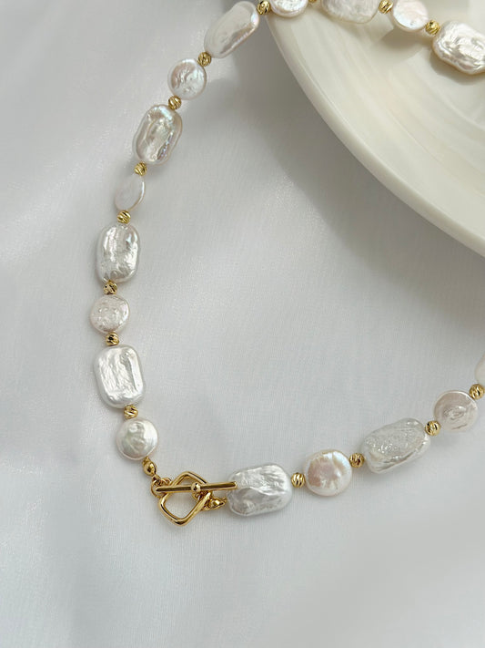 NATURAL BAROQUE PEARL NECKLACE